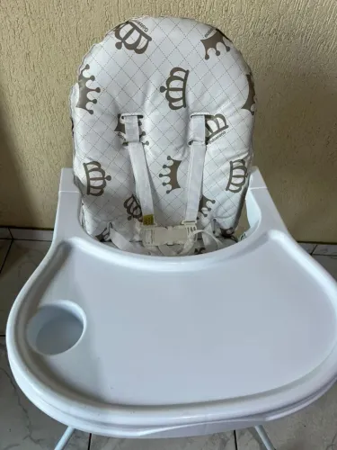 Cadeirinha de alimentação infantil