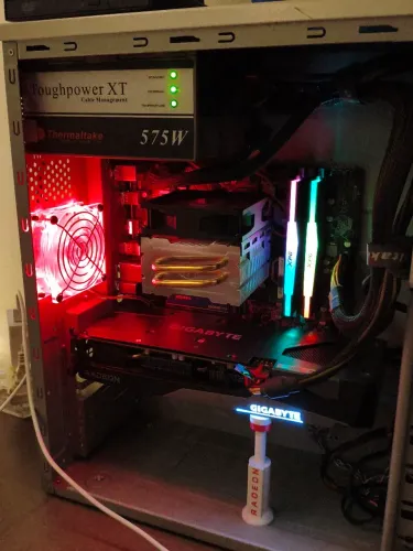 Troco RX 7600 por linha RTX 12 gb