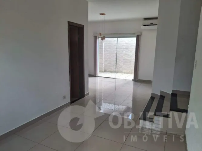 Casa para aluguel, 3 quartos, 2 suítes, 3 vagas, VIGILATO PEREIRA - UBERLANDIA/MG