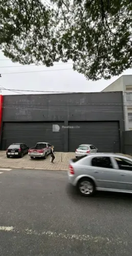 Amplo Galpão de 410m² para Locação Ponto Estratégico no Jardim Ana Emilia - Taubaté - SP