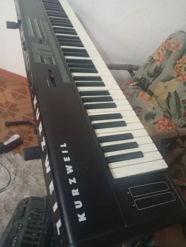Kurzweil sp76 Muito inteiro!!!