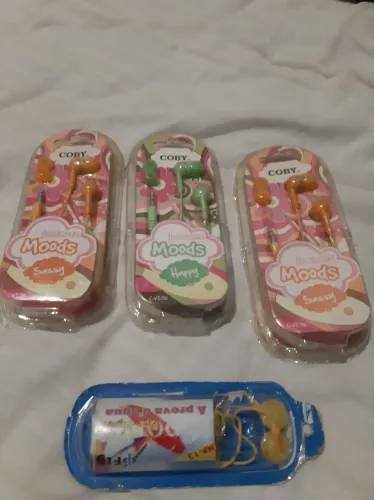 4 fones infantis novos