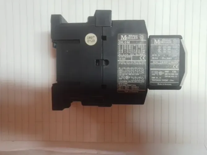 Contator trifásico Pilon 220v 35a marca klockner Moeller. Com bloco de contado
