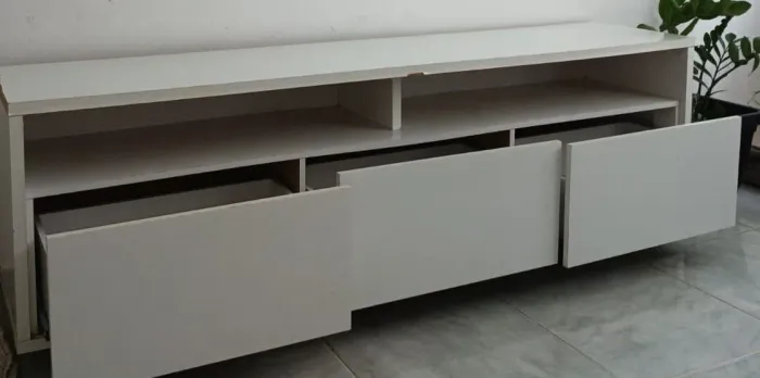 Rack MDF com rodinhas