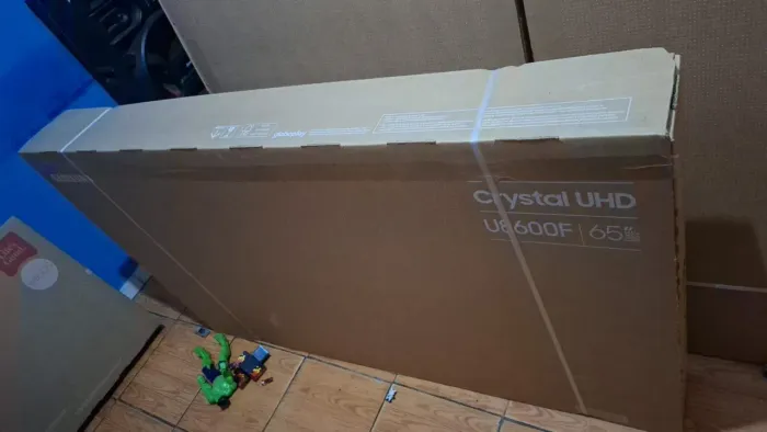 TV Samsung na caixa lacrada