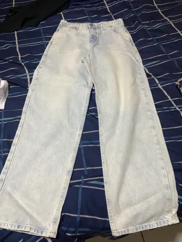 Calça super baggy