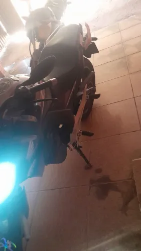 Vendo CB250 ano 2018 com chave reserva valor R$17000