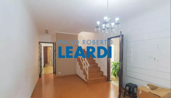 CASA ASSOBRADADA - CHÁCARA SANTO ANTONIO - SP