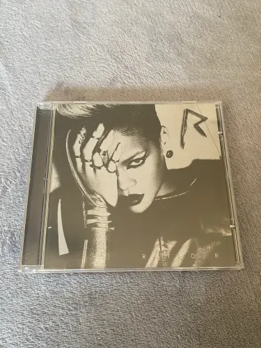 Rihanna - Rated R