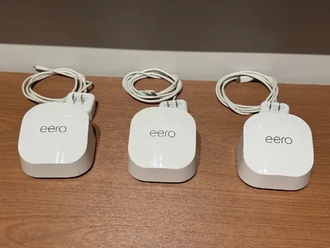 Amazon eero 6+ Wi-Fi Mesh AX3000 | Kit com 3 unidades | Completo