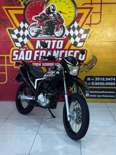 Honda Bros 2017 - Com freio a disco da Frente.