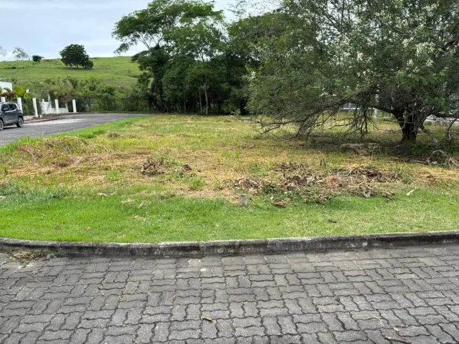 Imóvel para venda possui 836 metros quadrados em Nova Cidade - Macaé - RJ