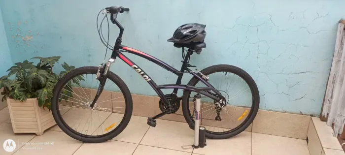 Bicicleta Caloi 500 câmbio Shimano feminina e acessórios por R$ 800,00