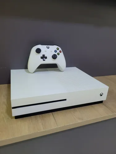 Xbox One S + Controle Original - Perfeito Estado (Aceito Cartão)