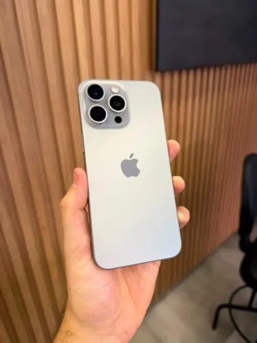 iPhone 15 pro max 256gb Natural Titanium