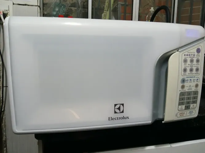 Microondas electrolux MPE37