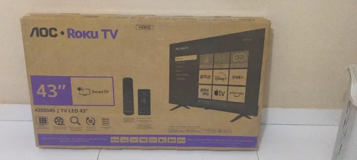 TV nova, ainda na caixa.