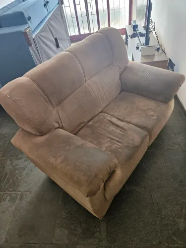 Sofá 2 lugares com Pé danificado