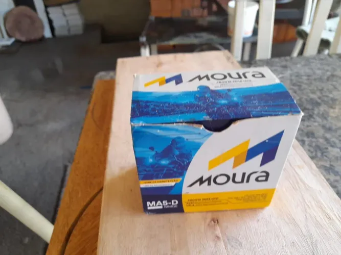 Bateria moto nova na caixa Moura