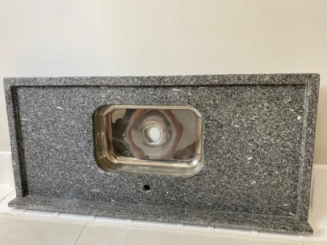 Vendo  essa pia de cozinha mármore com Cuba 