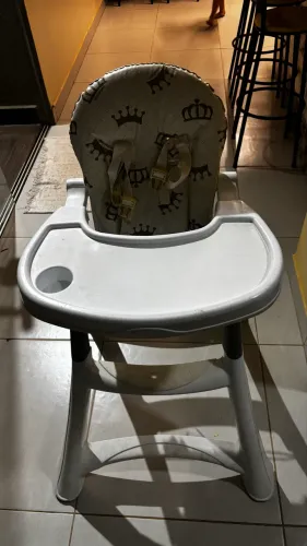 Cadeirinha de alimentação