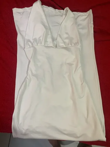 Vendo esses vestidos