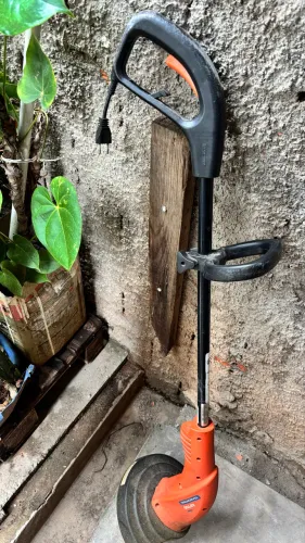 Roçadeira eletrônica