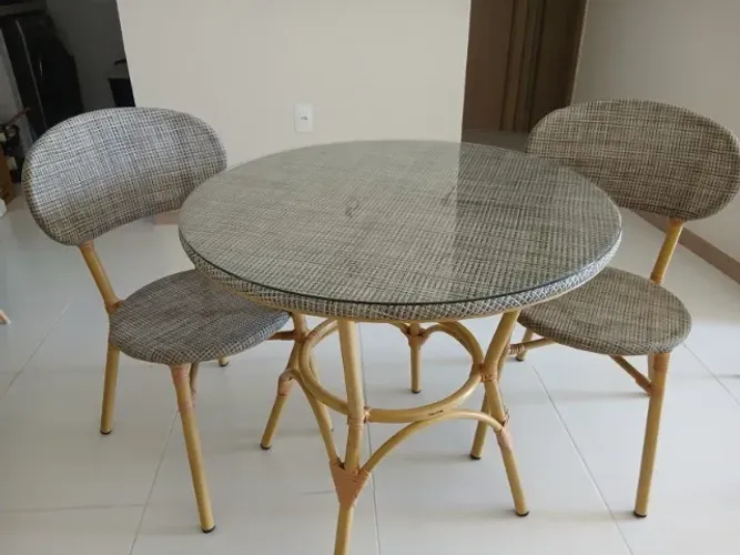 1 Mesa + 2 cadeiras " Tok & Stok "