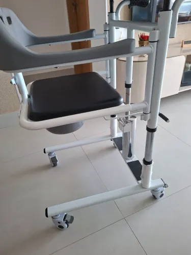 Cadeira de transferência seminova