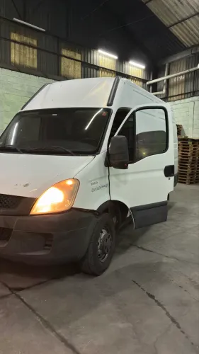 Iveco Daily Furgão Daily 45-170 Furgão 3.0 12m³ (die)(e5) 2014