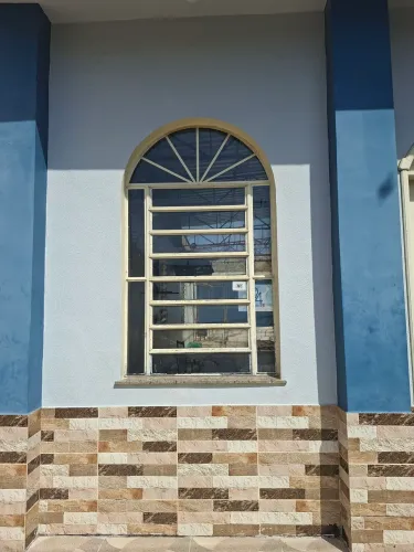 Janela Basculante com arco
