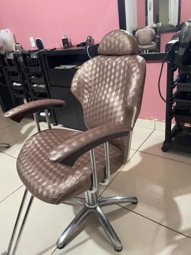 Cadeira hidráulica rose gold
