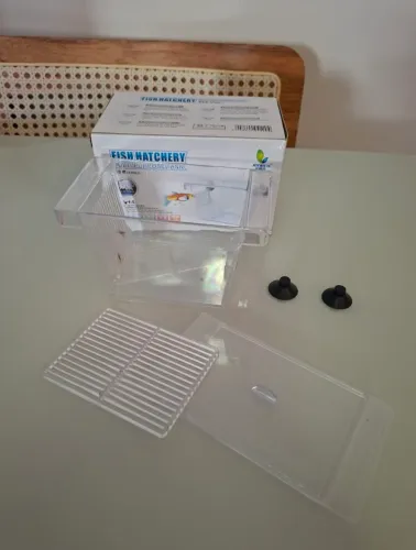 Criadeira acrílica pequena