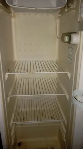 Geladeira com defeito