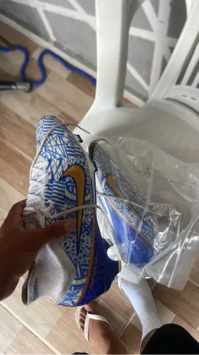 Vende-se chuteira da Nike usada