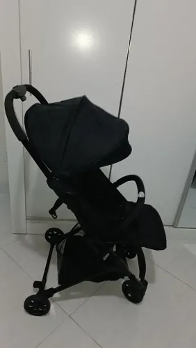 Carrinho de bebê Galzerano Bali. Leve e compacto.