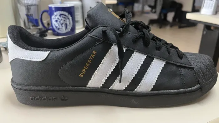 Tênis adidas superstar 42