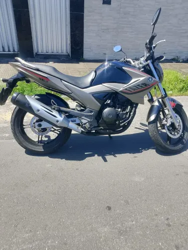 vendo moto semi nova