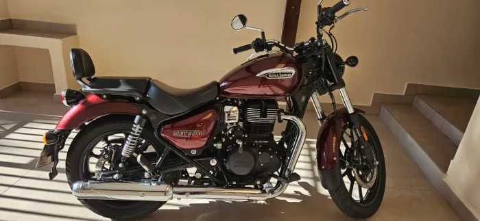 Vendo linda moto 