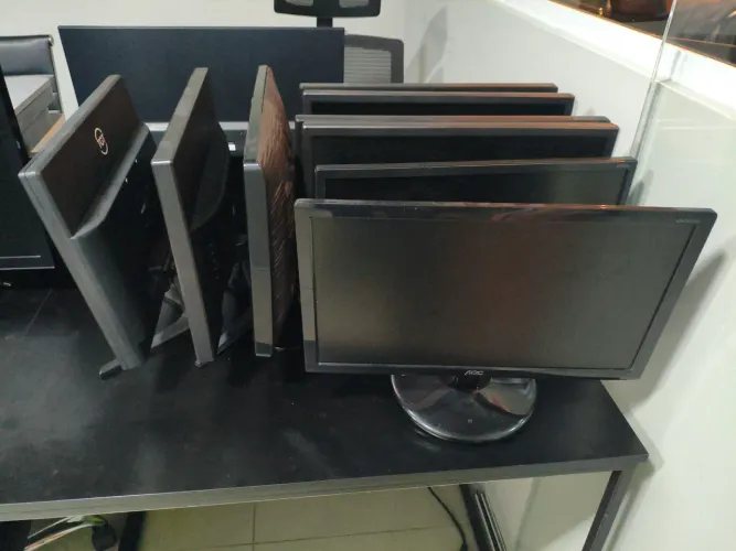 Monitor 19 polegadas VGA: R$150 HDMI: R$200