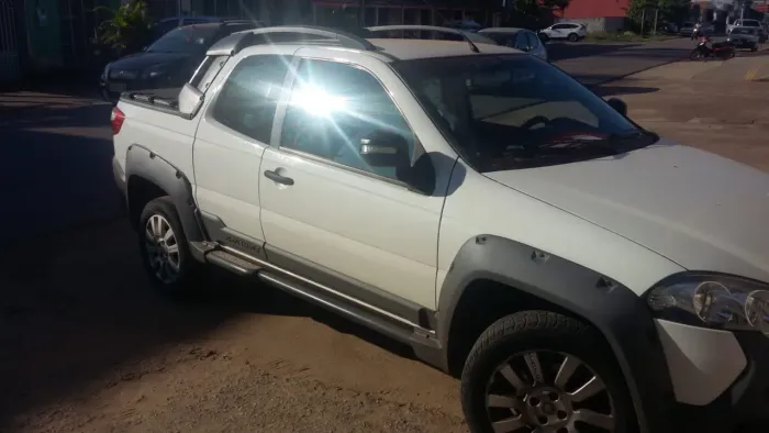 Fiat Strada Adventure1.8/ 1.8 Locker Flex CD 2015