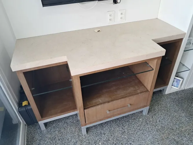 Aparador/Balcão p TV.  Mármore raro.