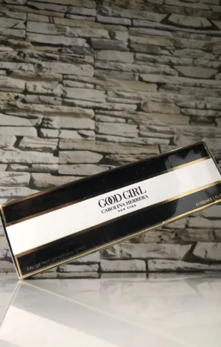 Perfume Carolina Herrera Good girl Feminino Eau de Parfum 150ml Lacrado