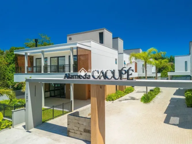 Casa para locação em condomínio de alto padrão em Cacupé - Florianópolis