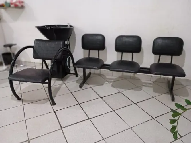 lavatório e banco de espera 