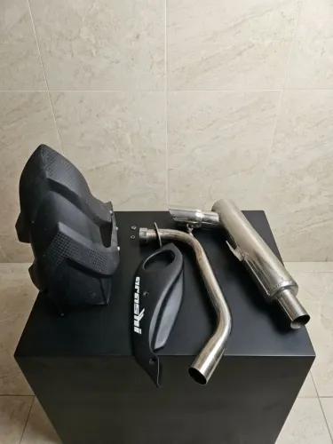 Kit Escape Arashi + Protetor Paralama<br><br>+ Paralama Traseiro CB 300F<br><br>Twister 2023 em diante
