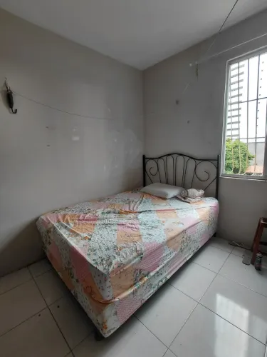 Cama Box Casal com Cabeceira de Ferro