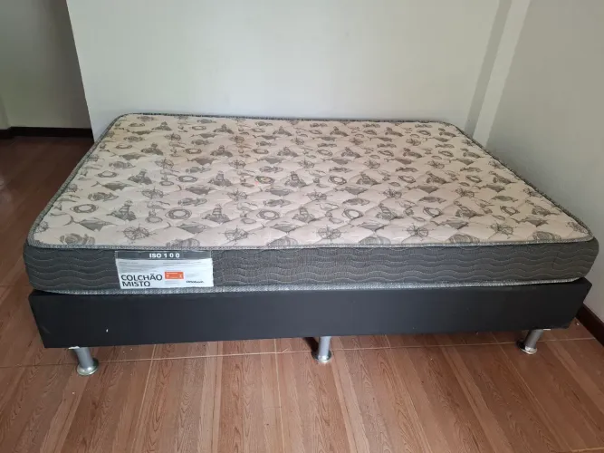 Vendo Cama Box com colchão