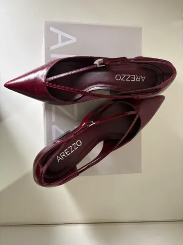 Sapato feminino Arezzo, 