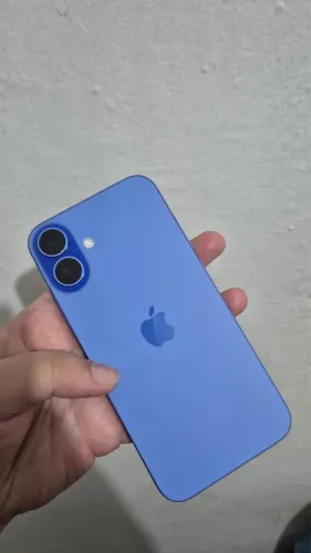 iPhone 16 Plus